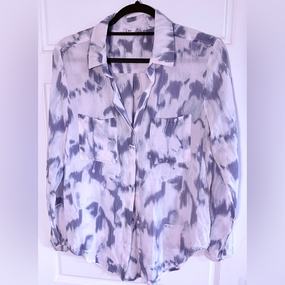 100% viscose Abstract Button-Down Shirt - White and blue. So soft! M